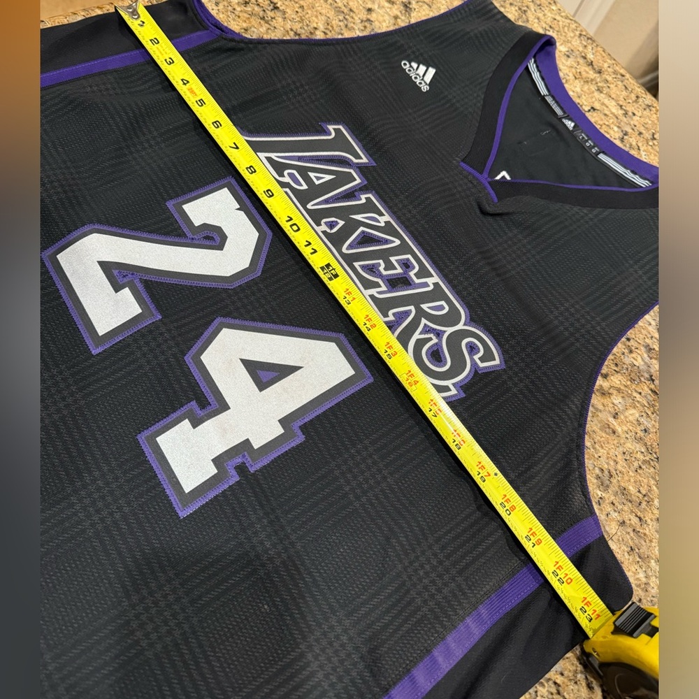 Authentic Mens Adidas Limited Edition - NBA Kobe Bryant #24 Black Jersey - Large - Picture 12 of 13